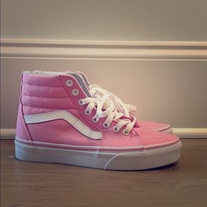 Vans Hightop tennis shoes